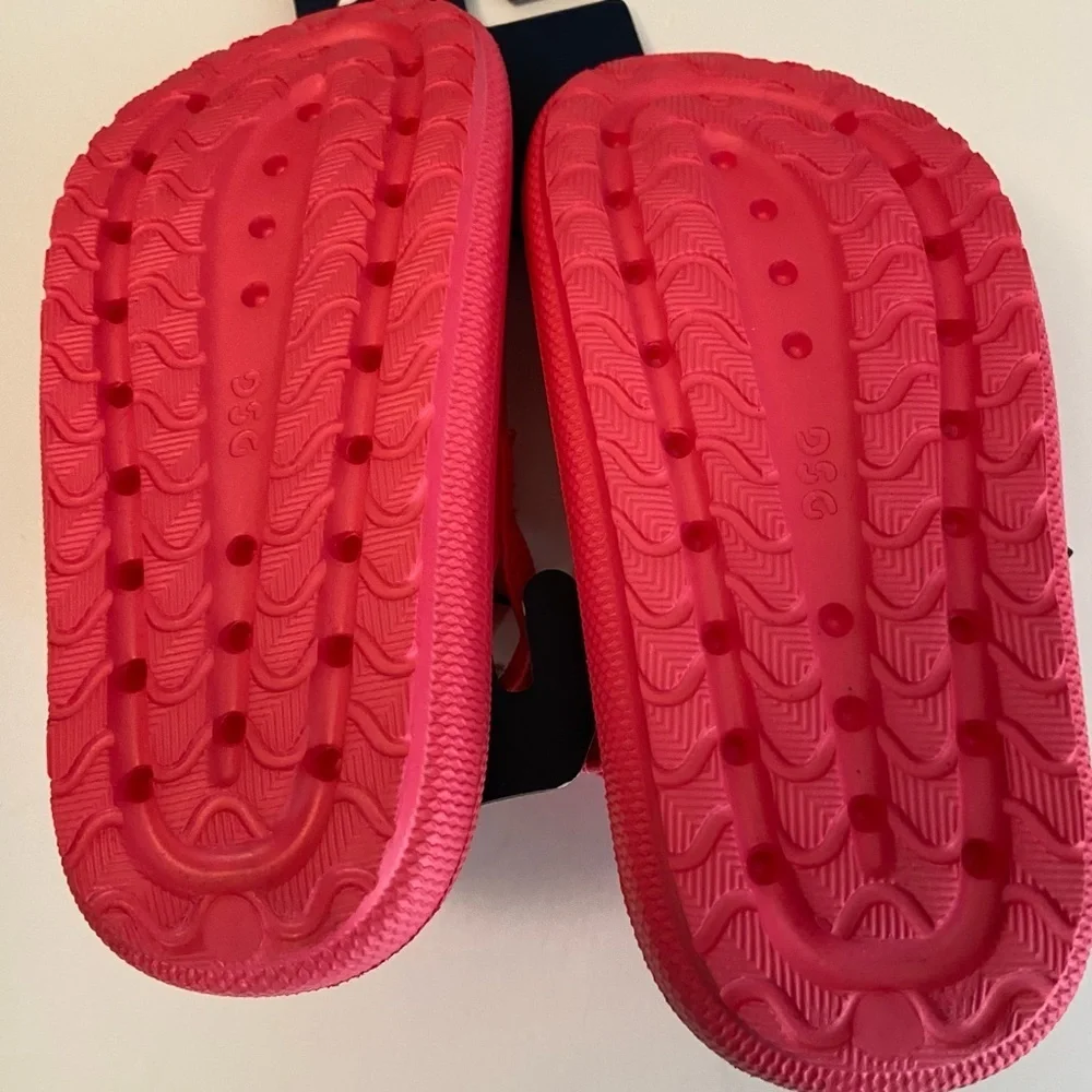 DSG Pink Slide Sandals Water Shoes Size 9K New